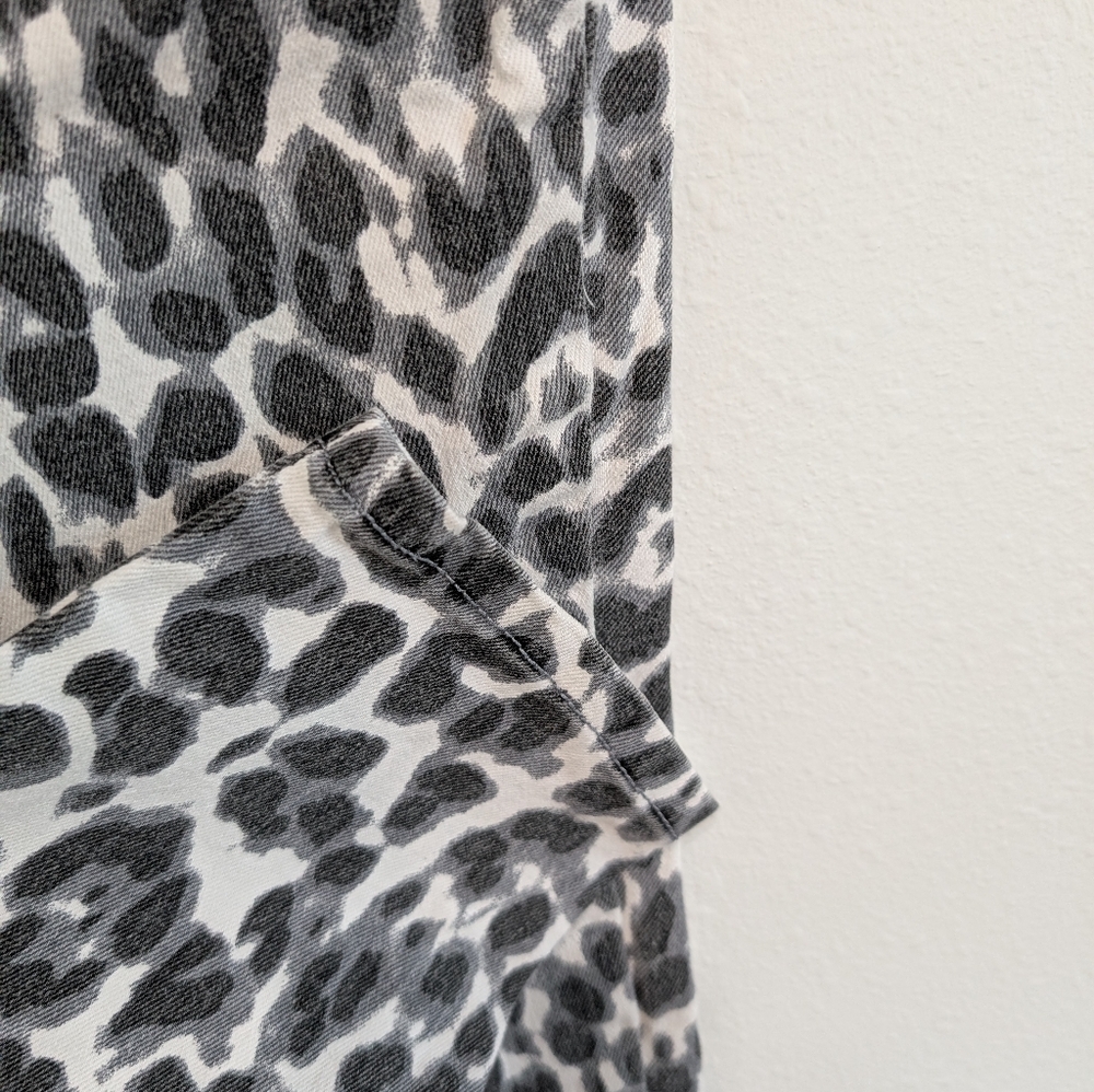 Boston Proper Snow Leopard Print Jeans Size 30 - Picture 4 of 10